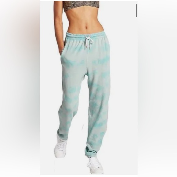 SET Volcom baby blue fog sweatsuit set- with pockets and copper detailing - med - Picture 2 of 7